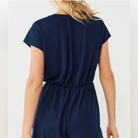 Urban Outfitters Ecote Ribbed V Neck Surplice Romper Navy Size XS - Picture 2 of 5